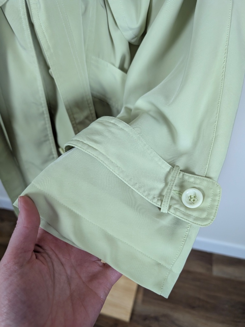 Vintage Emblem Pastel Green Trench Coat Size Large Parisian - Picture 12 of 15